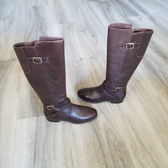 UGG Tall Beryl Leather Boot. - Picture 1 of 8